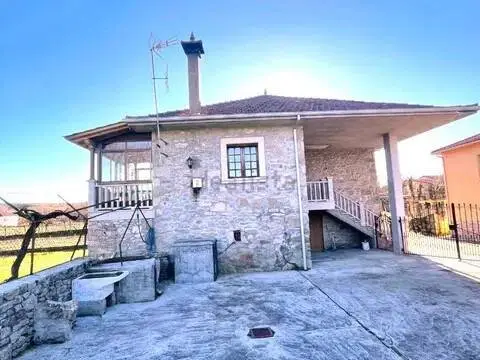 Casa rústica en Pantón