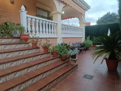 Chalet en calle de los Nardos