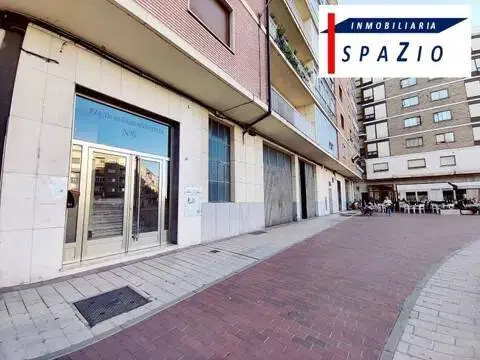Local comercial en calle Plaza Doctor Bernardo Costales, 5 y 6