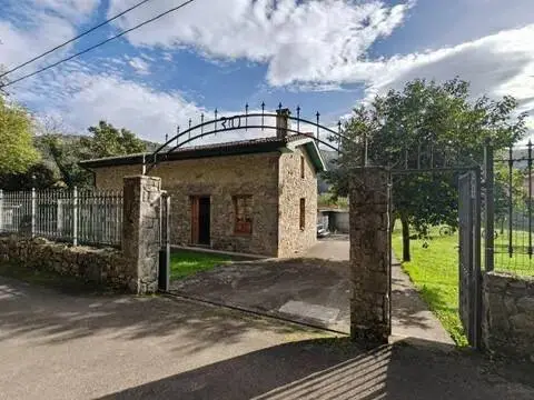 Casa rústica en San Claudio-Trubia-Las Caldas