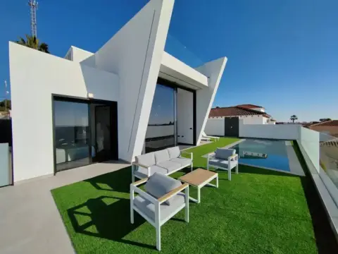 Chalet en Carrer del Relámpago-los Balcones