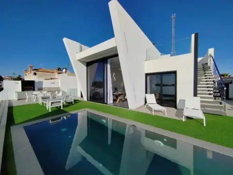 Chalet en Carrer del Relámpago-los Balcones