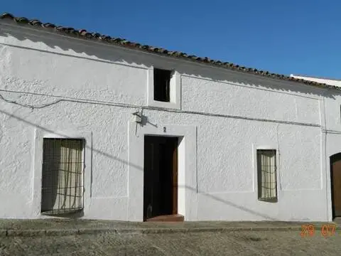 Casa rústica en calle de la Tienda