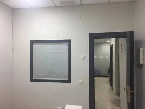Local comercial en Avenida de las Ciencias