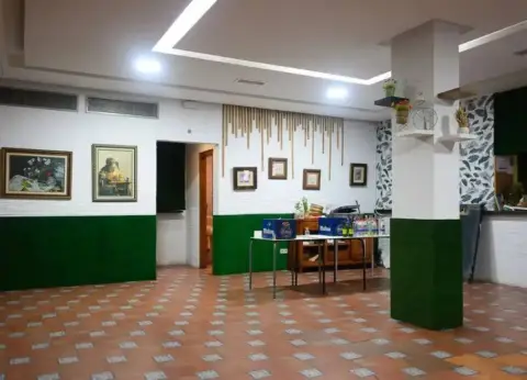 Local comercial en Carrer de les Roses