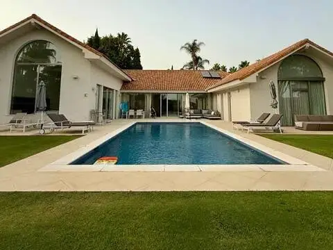 Chalet en Núcleo
