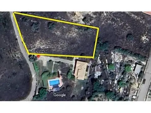 Terreno en calle Limoneros