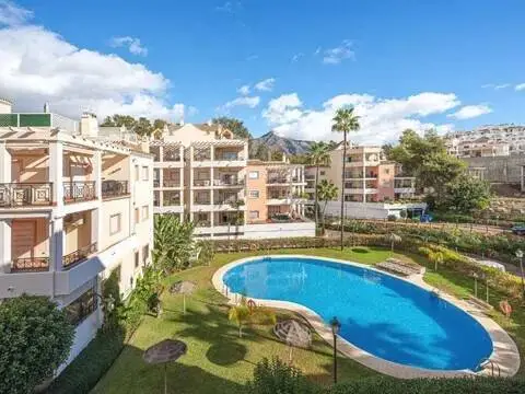Piso en Los Naranjos-Las Brisas