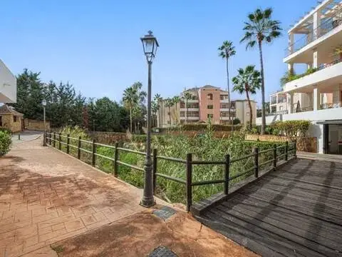 Piso en Los Naranjos-Las Brisas