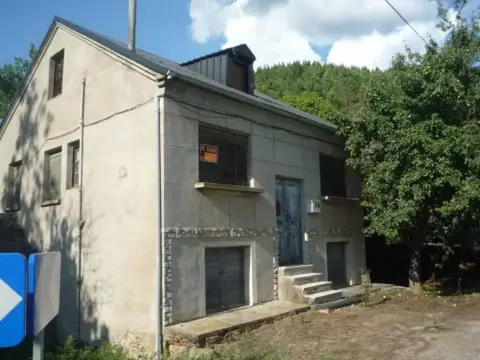 Chalet en Arganza
