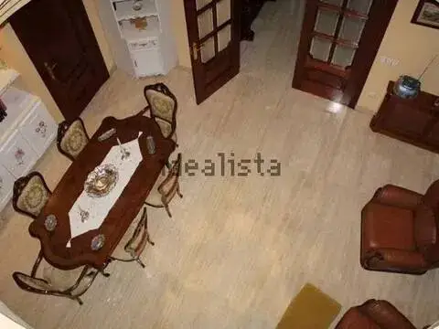 Casa adosada en calle de Albala