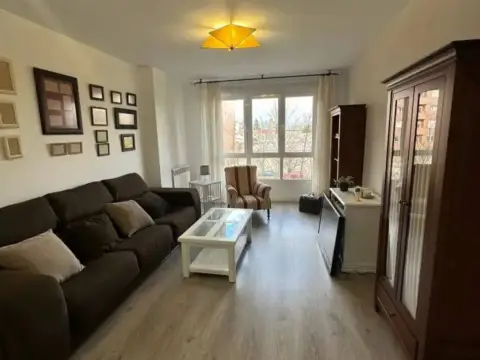 Piso en Portillejo-Valdegastea
