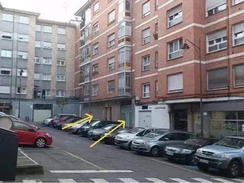 Local comercial en Cancienes