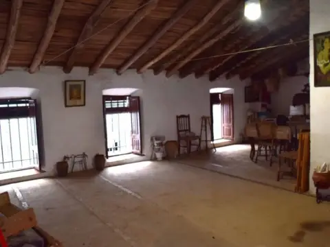 Chalet en Fuentes de León