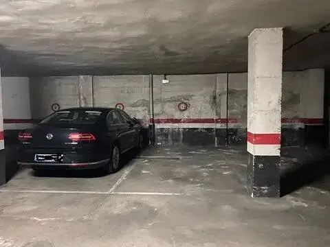 Garaje en calle de Esquíroz