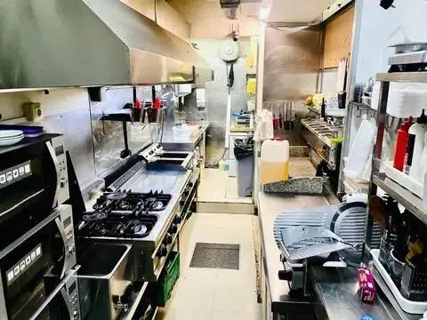 Local comercial en Avenida de las Ciencias-Emilio Lemos