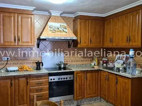 Chalet en San Antonio de Benagéver