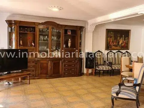 Chalet en San Antonio de Benagéver