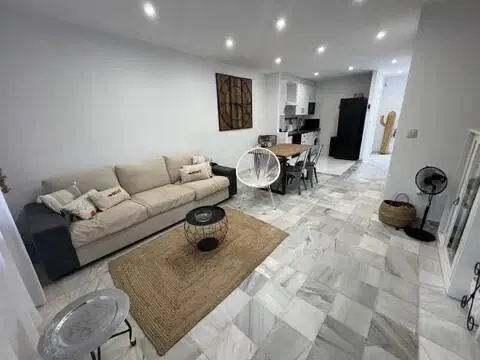 Casa adosada en Avenida de Juan Sebastián Elcano