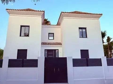 Chalet en calle Río Sena