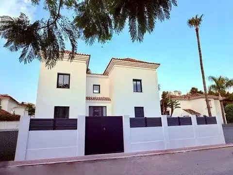 Chalet en calle Río Sena