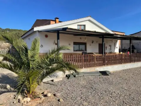 Chalet en Carrer Algerri