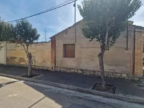 Casa rústica en calle de Mediomundo