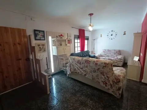 Casa adosada en calle de la Rosa
