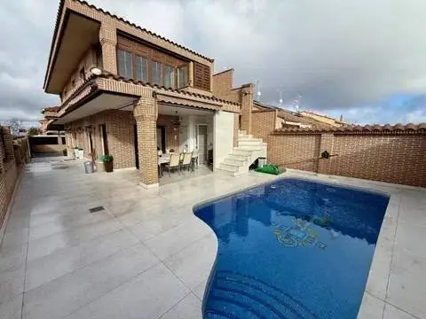 Chalet en Navalcarnero