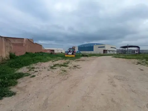 Terreno en calle de Santa María Magdalena