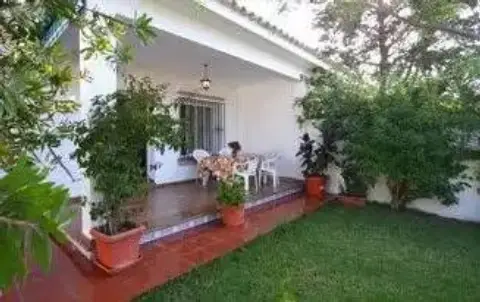 Chalet en calle de Sevilla