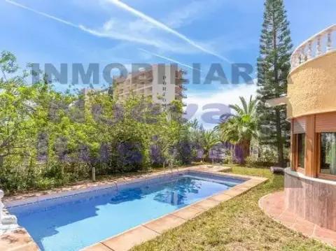 Chalet en Paseo de los Robles
