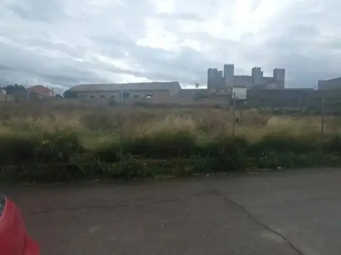 Terreno en calle Fernando del Católico