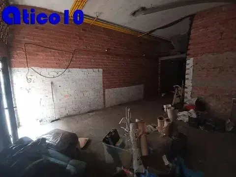 Local comercial en calle de Favila