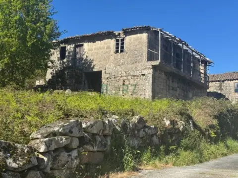 Casa en A Costela (Nogueira de Ramuín)