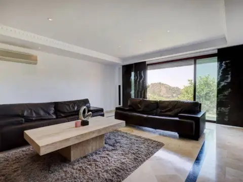 Casa adosada en calle Gx7M+Fp Benahavis, Espana S-N