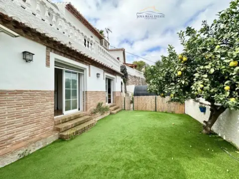 Chalet en Avenida de los Pinos