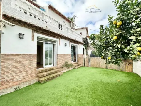 Chalet en Avenida de los Pinos