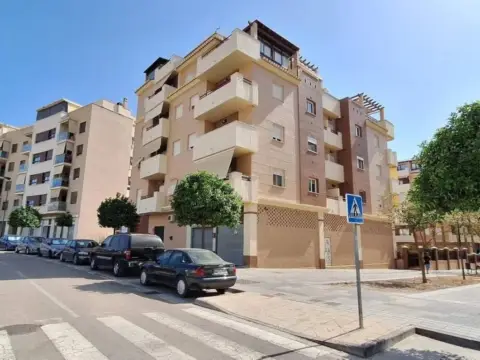 Local comercial en calle Alfredo Kraus, 32