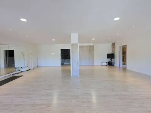 Local comercial en Núcleo