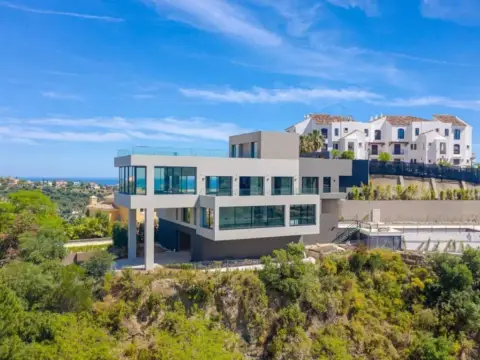 Chalet en calle Gx7M+Cv Benahavis, Espana No Number