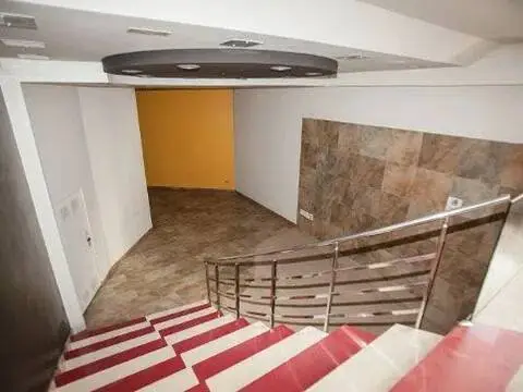 Local comercial en Avenida de Rosalía de Castro