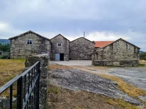 Casa rústica en Cerdedo-Cotobade