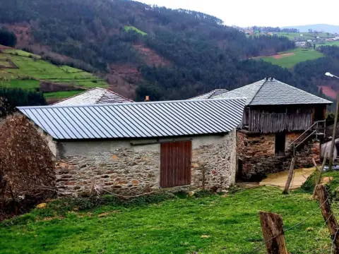 Casa rústica en calle Busmayor 10