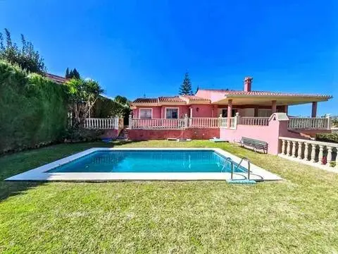 Chalet en Manantiales-Cortijos del Sol-Fuensanguínea