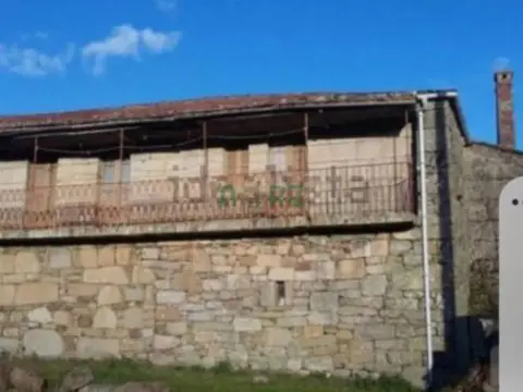 Casa rústica en A Quinta (Cenlle)