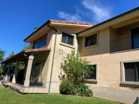 Chalet en A Lamela (Pereiro de Aguiar)