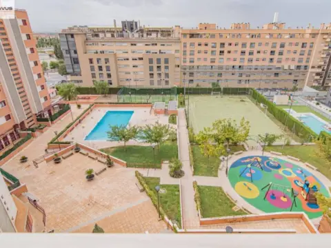 Piso en Los Periodistas-Parque Almunia-Albayda