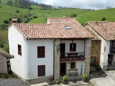 Casa en Helgueras