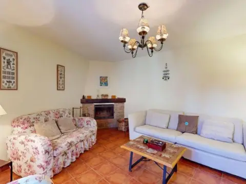 Casa en Helgueras